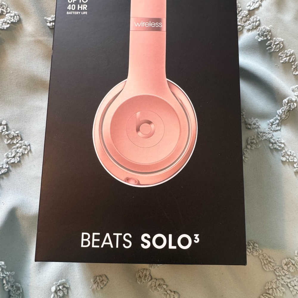 Beats Solo3 Wireless On-Ear Headphones - Pink